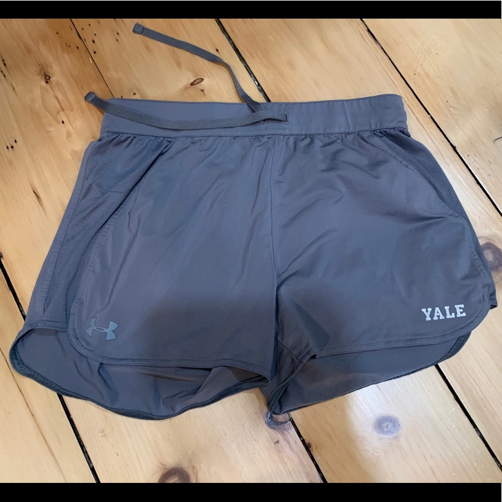 Yale Under Armour Game Time grey shorts EUC
